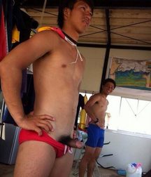 straight guys playing 5accd5cad1b30.jpg