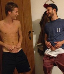 straight guys playing 5accd5cecea3b.jpg