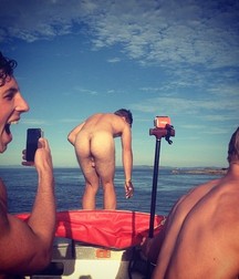 straight guys playing 5accd5d7ba7eb.jpg