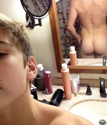 selfie with back view 5acddf10e2da4.jpg