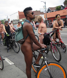 bike ride in the city 5acddf568f412.jpg