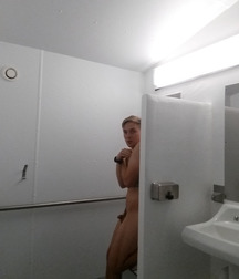 a little bit of voyeurism 5acf23f8e83b4.jpg