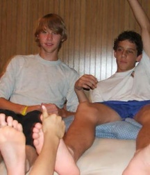 two close friends 5ad3241048ac7.jpg