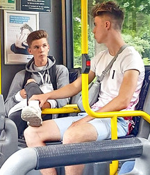 two close friends 5ad32416a4f3f.jpg
