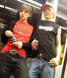 two close friends 5ad324179faae.jpg