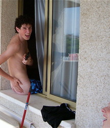 have fun with nudity 5ad324652c10e.jpg