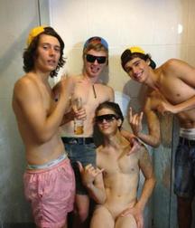 have fun with nudity 5ad324664d4d7.jpg