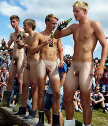 many, beautiful and naked 5ad324d1a2ebc.jpg