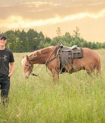 boys and horses 5ad436d9dd9f8.jpg