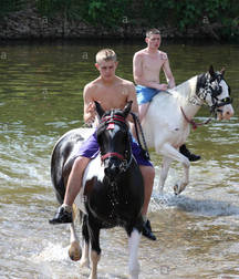 boys and horses 5ad436e4274d8.jpg
