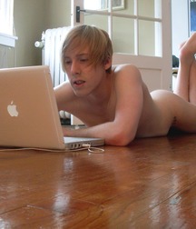 naked with the computer 5ad5091468733.jpg