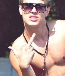 the middle finger raised 5ad64849cc13d.jpg