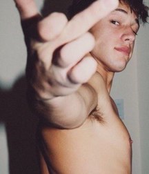 the middle finger raised 5ad648545e58e.jpg