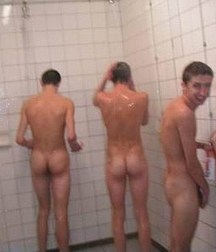 have fun in the shower room 5ad8ee0f1704d.jpg