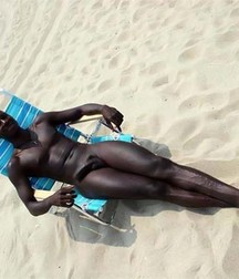 lying down to get a tan 5ad8ee5600be4.jpg