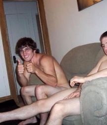 laugh naked 5adb84b5446ce.jpg