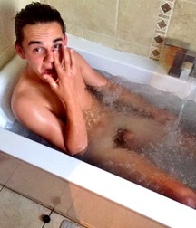 in the bath 5adc8ed93ea51.jpg