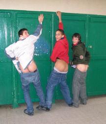guys having fun showing off their ass 5ae00f415ba9a.jpg