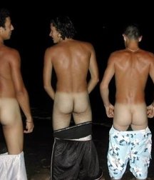 guys having fun showing off their ass 5ae00f5432ee2.jpg