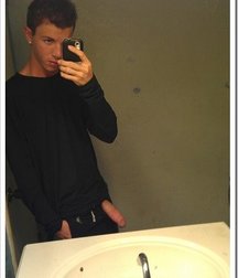 cute boys  selfies 5ae142613b2bc.jpg