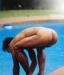 naked boys in the pool 5ae142f33a193.jpg