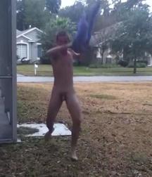 the boy loves to run naked 5ae331be2f977.jpg