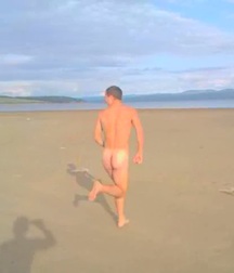 the boy loves to run naked 5ae331d5e4b19.jpg