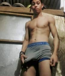 boys in underwear 5ae332d3416c0.jpg