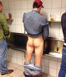 guys piss all together 5ae852fd3e71b.png