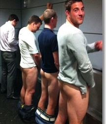 guys piss all together 5ae8530639c7e.jpg