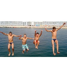 guys play at the beach 5aea0740b165b.jpg