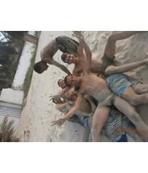 guys play at the beach 5aea0745a840e.jpg