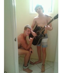 I will not leave you alone in the bathroom 5aea07df318b5.jpg