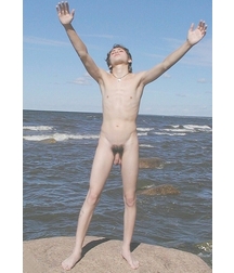 naked on the seashore 5aea093f4a1d1.jpg