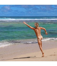 naked on the seashore 5aea094719ff1.jpg
