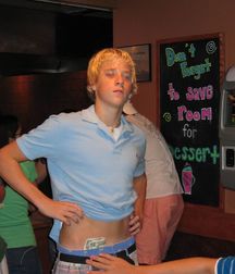 funny photos with sexy guys 5aec6897d90ed.jpg