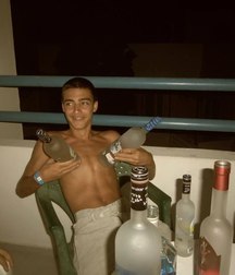 funny photos with sexy guys 5aec6898ea0e4.jpg