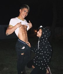 funny photos with sexy guys 5aec6899ef906.jpg