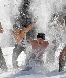 funny photos with sexy guys 5aec68a133fac.jpg