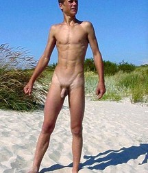 naked surrounded by nature 5aef198cd1cc6.jpg