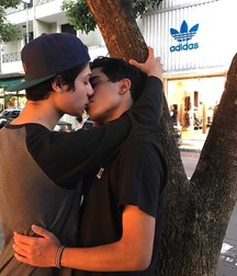 romantic moments, tender caresses 5af03b6d0c176.jpg