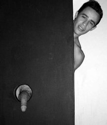 B&W 5af03bfd7bddd.jpg