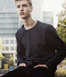 cool guys 5af1bd8d1614f.jpg