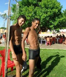 my friend and I 5af49df73e7a6.jpg