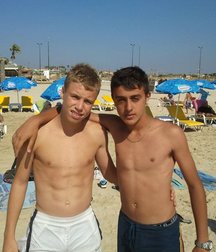 my friend and I 5af49df8236cc.jpg