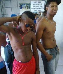 my friend and I 5af49e01ef9fa.jpg