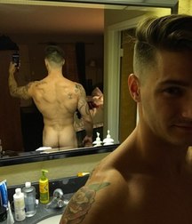 The face and the ass (selfies) 5af5db87ce6c3.jpg