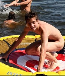 seaside nudism 5af70d96e6cc0.jpg