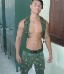 the beautiful Brazilian soldiers 5af86b140835b.jpg