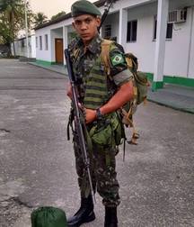 the beautiful Brazilian soldiers 5af86b1a2b1d2.jpg